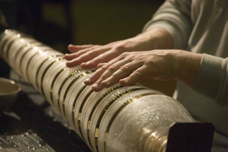 Thomas Bloch mains sur glass harmonica